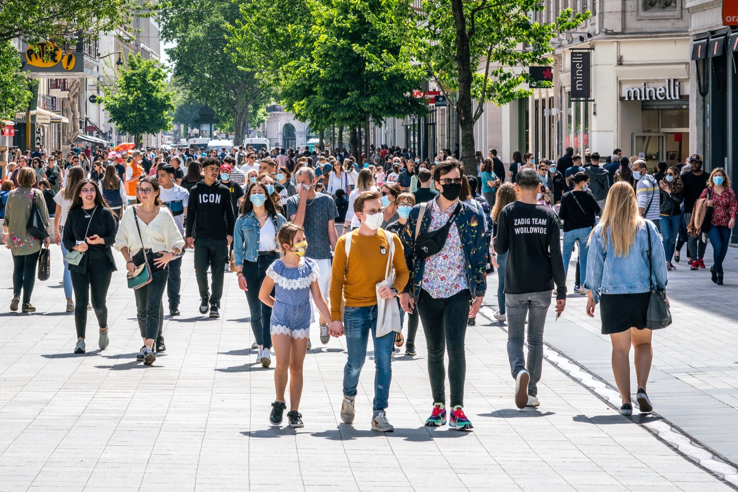 People 2020. Люди на улице. Молодежь Франции. Франция люди. Французы на улице.