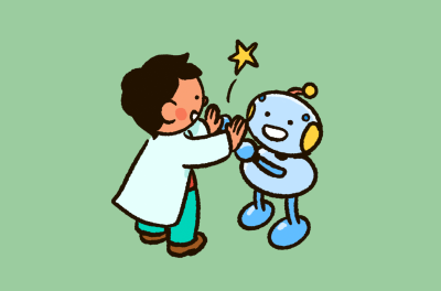 Un joven científico y un robot sonríen mientras chocan las palmas.