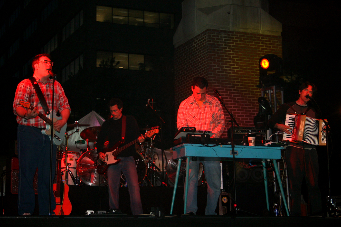 They Might Be Giants, performing at Sundown In The City, Knoxville, Tennessee, May 2006.